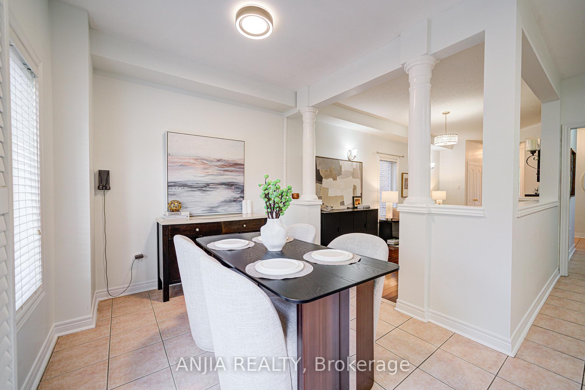 Photo 4 of 97 Blackthorn Drive, Vaughan, Maple — HOMEH