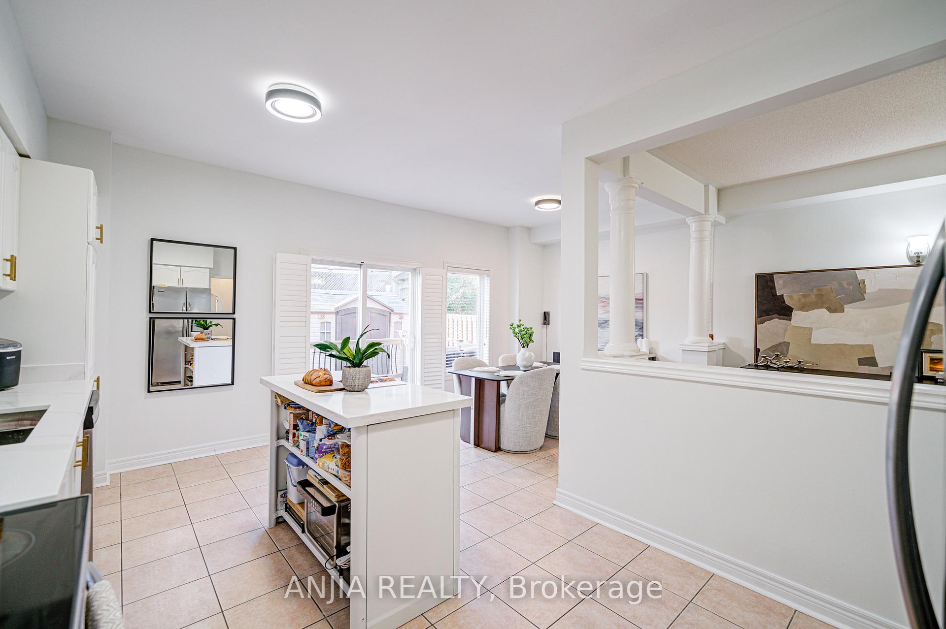 Photo 18 of 97 Blackthorn Drive, Vaughan, Maple — HOMEH