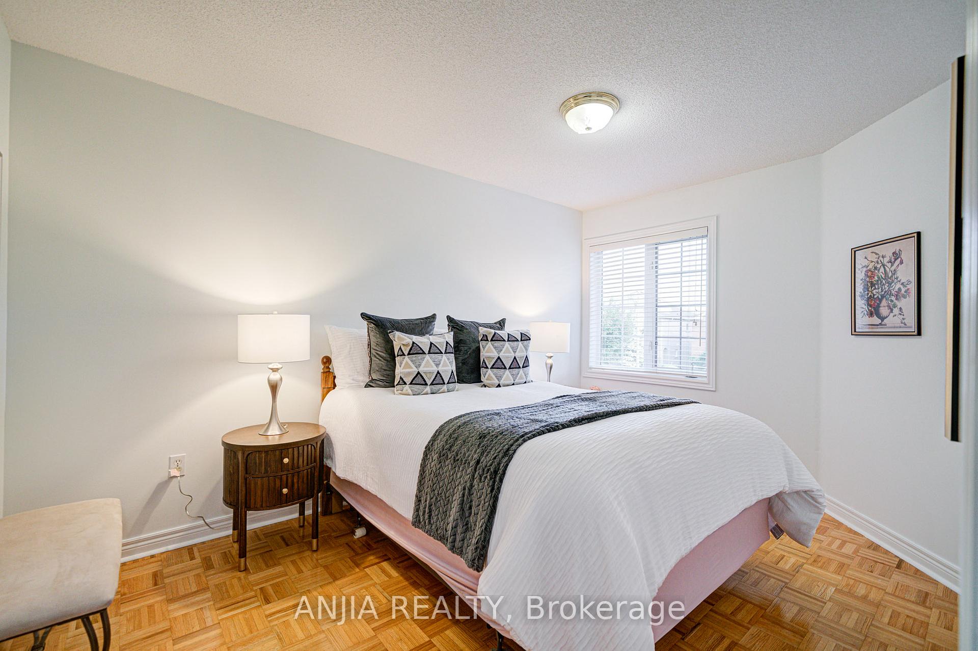 Photo 22 of 97 Blackthorn Drive, Vaughan, Maple — HOMEH