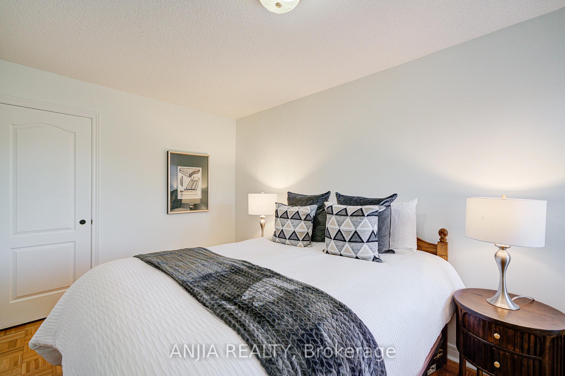 Photo 14 of 97 Blackthorn Drive, Vaughan, Maple — HOMEH