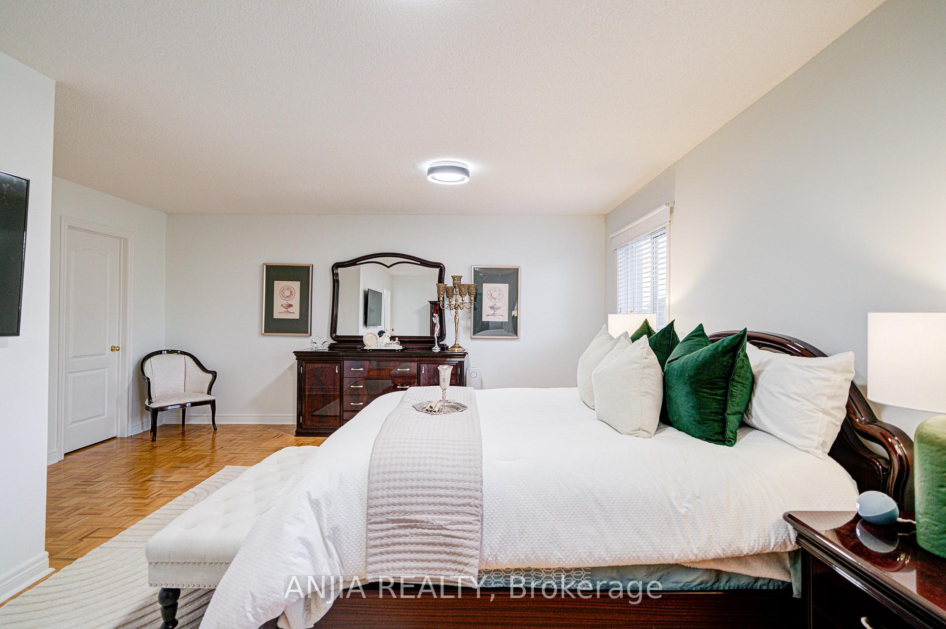 Photo 31 of 97 Blackthorn Drive, Vaughan, Maple — HOMEH