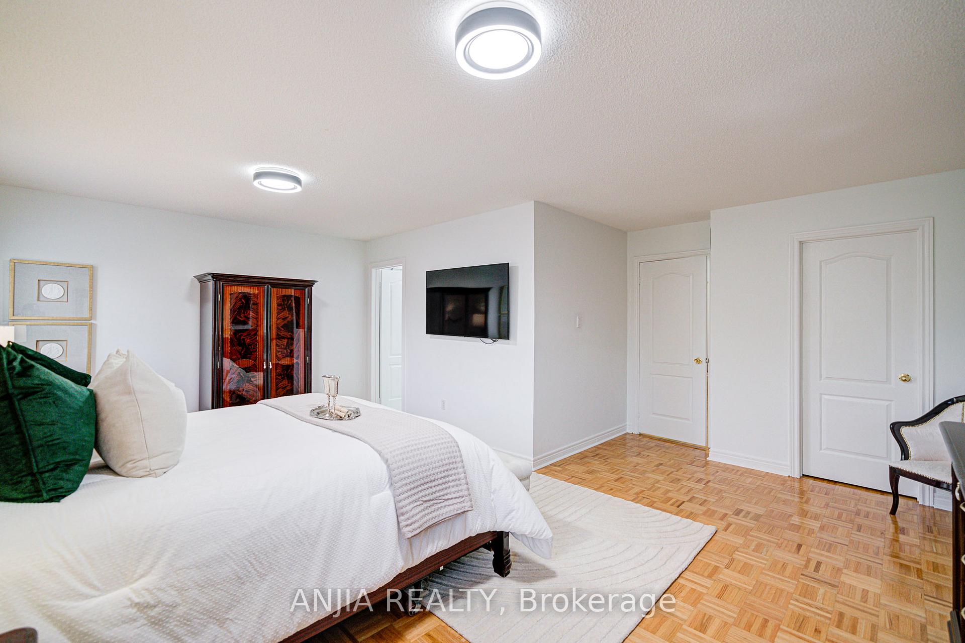 Photo 25 of 97 Blackthorn Drive, Vaughan, Maple — HOMEH