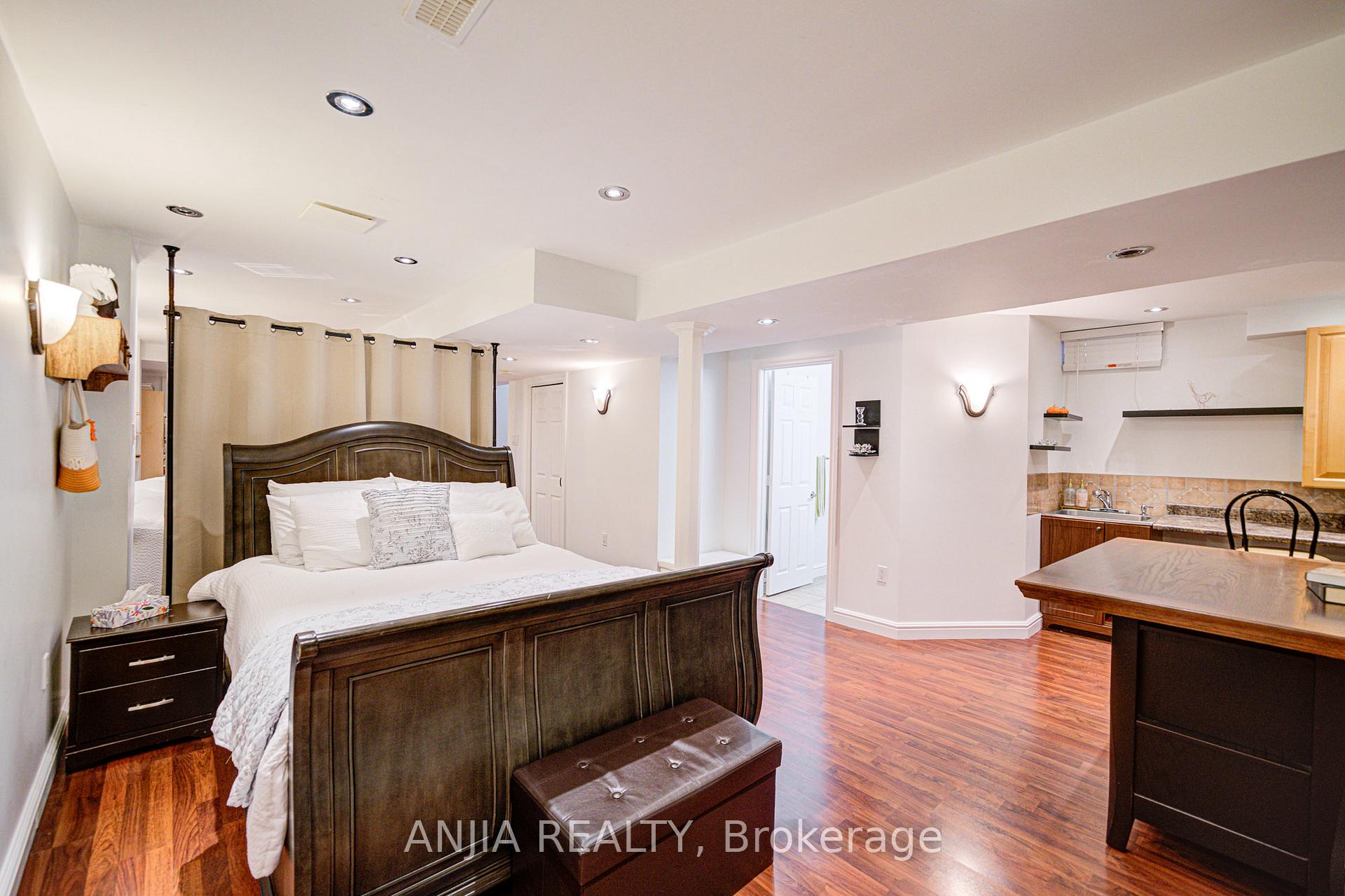 Photo 33 of 97 Blackthorn Drive, Vaughan, Maple — HOMEH