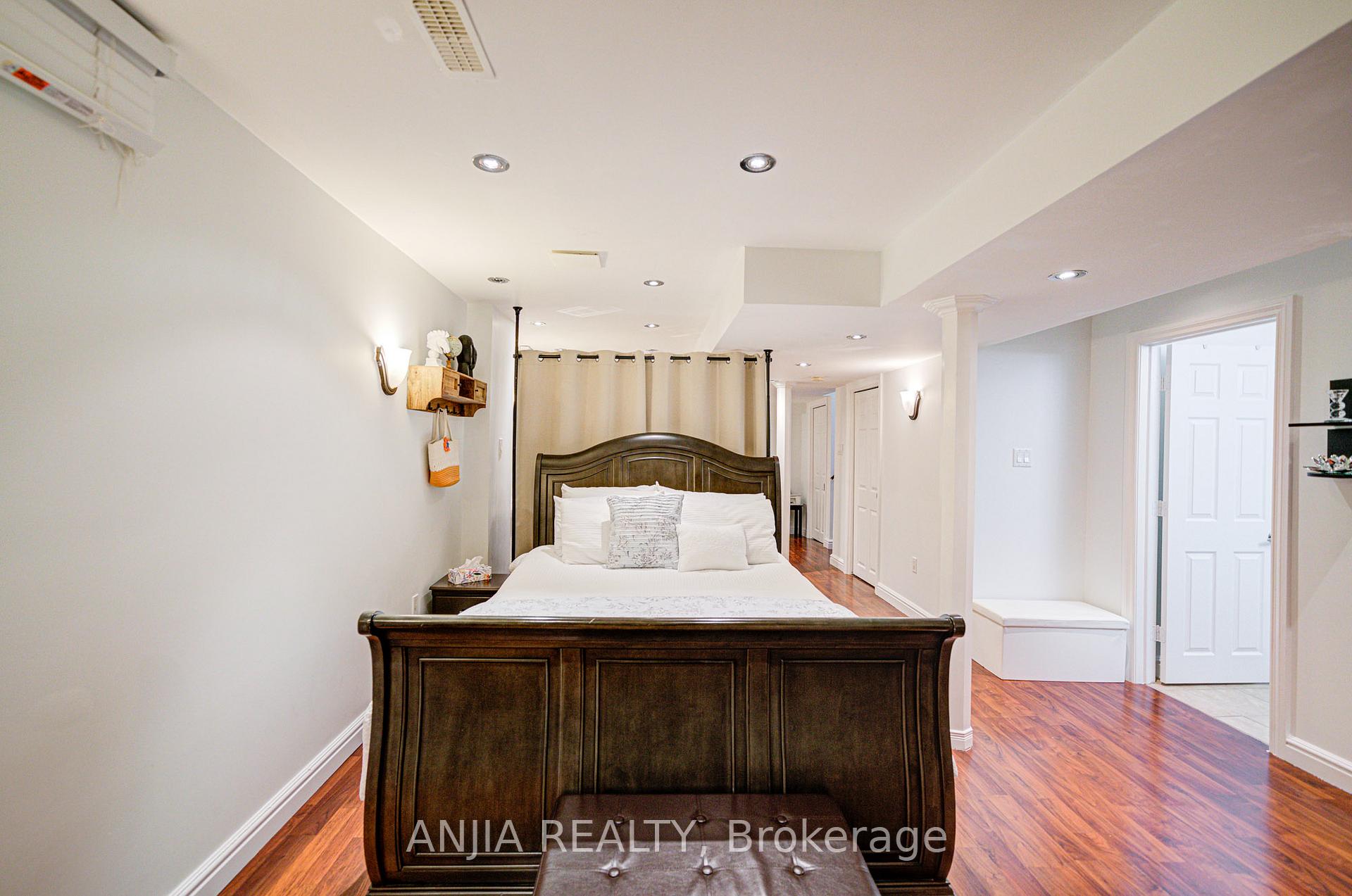 Photo 32 of 97 Blackthorn Drive, Vaughan, Maple — HOMEH