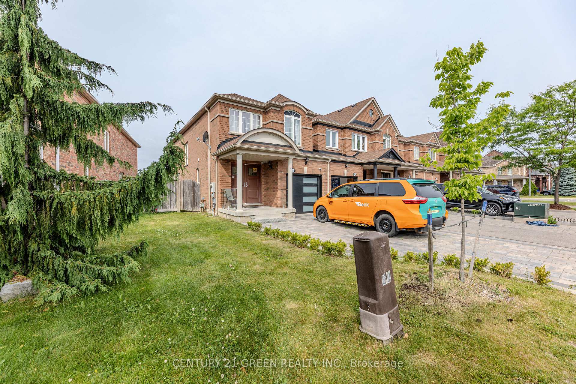 Photo 1 of 18 Summit Drive, Vaughan, Vellore Village — HOMEH