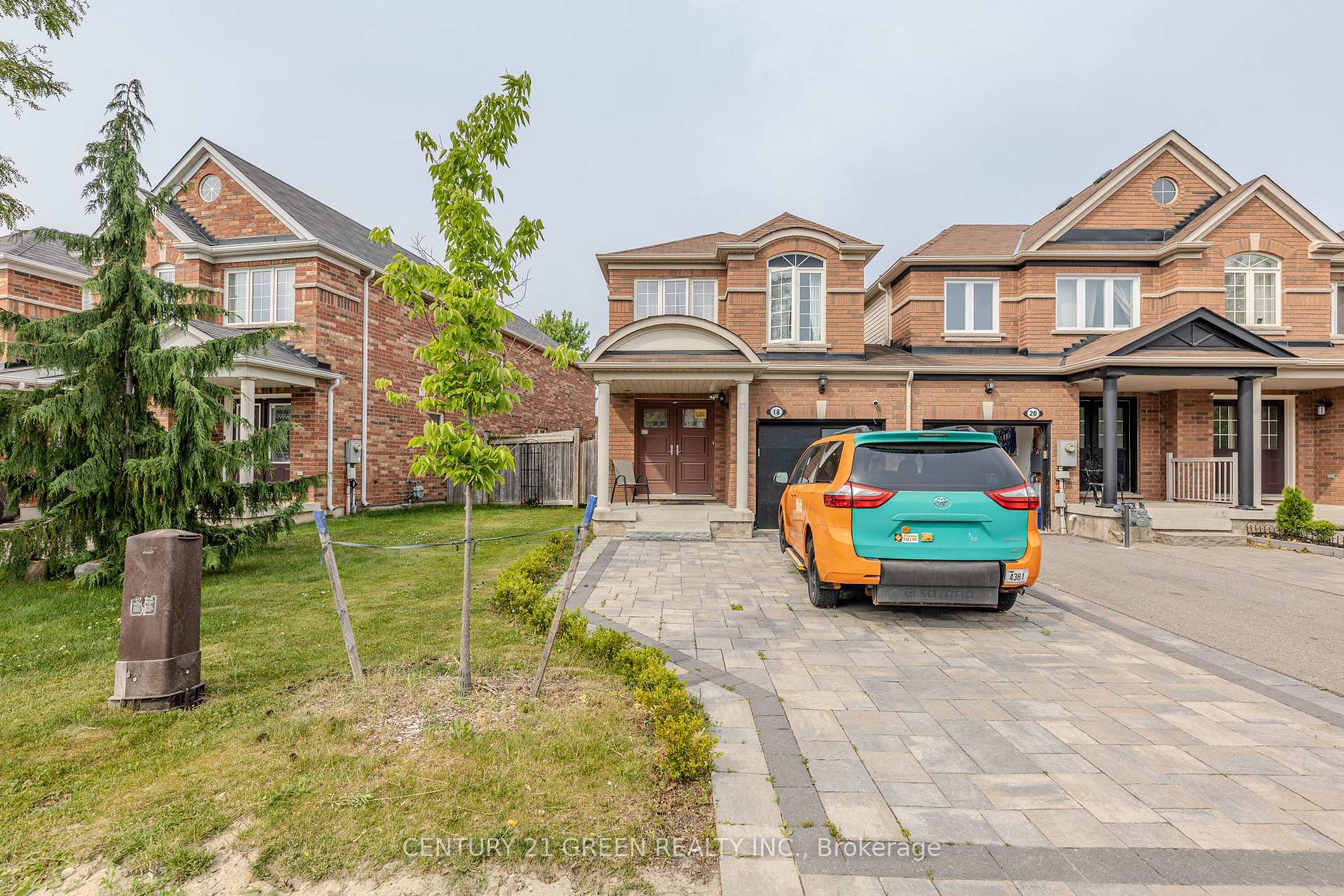 Photo 11 of 18 Summit Drive, Vaughan, Vellore Village — HOMEH