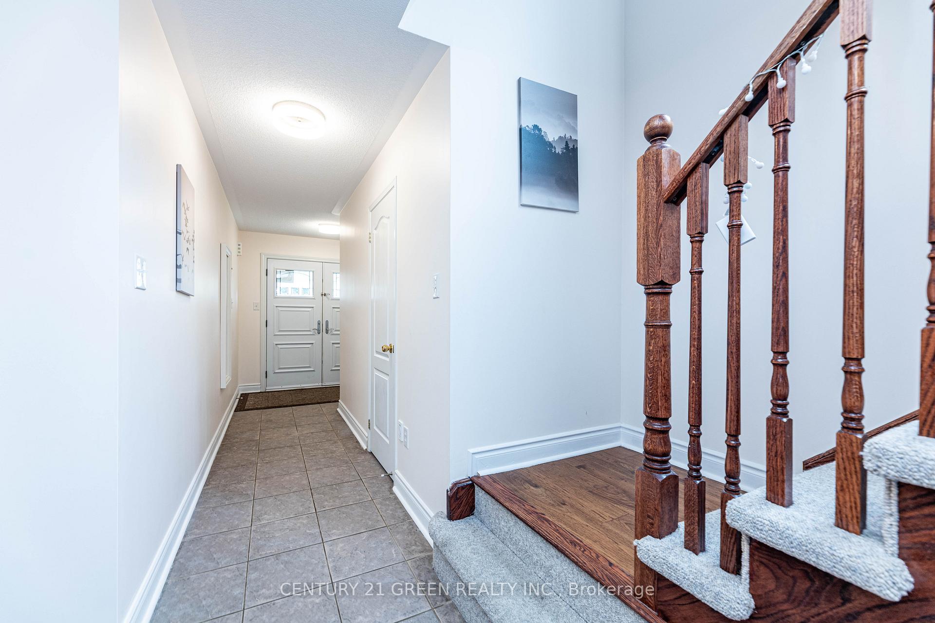 Photo 15 of 18 Summit Drive, Vaughan, Vellore Village — HOMEH