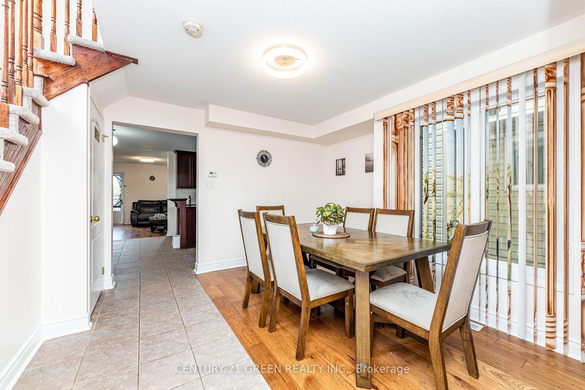 Photo 8 of 18 Summit Drive, Vaughan, Vellore Village — HOMEH