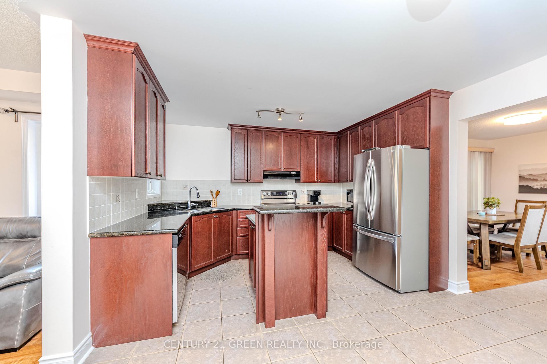 Photo 7 of 18 Summit Drive, Vaughan, Vellore Village — HOMEH