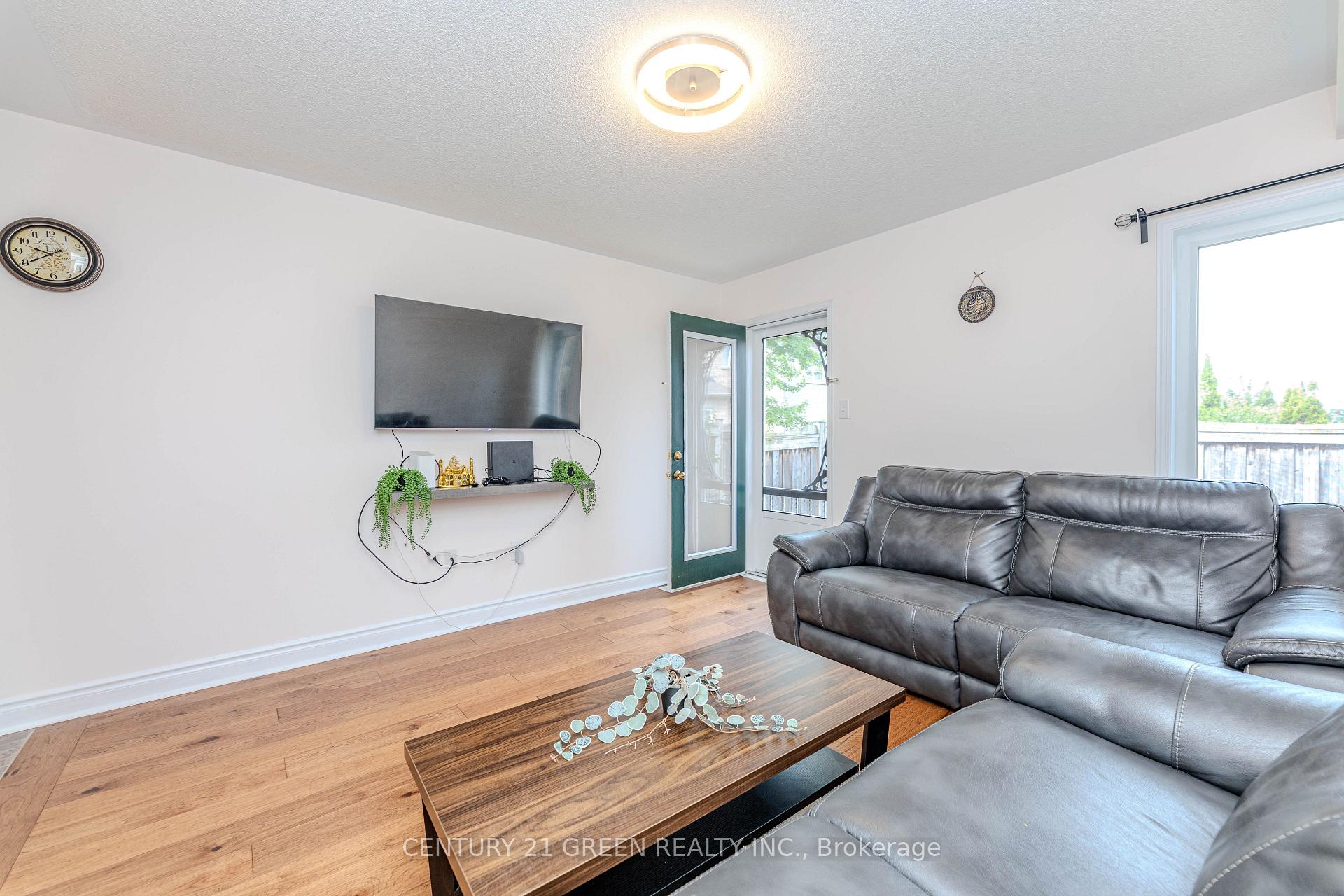 Photo 20 of 18 Summit Drive, Vaughan, Vellore Village — HOMEH