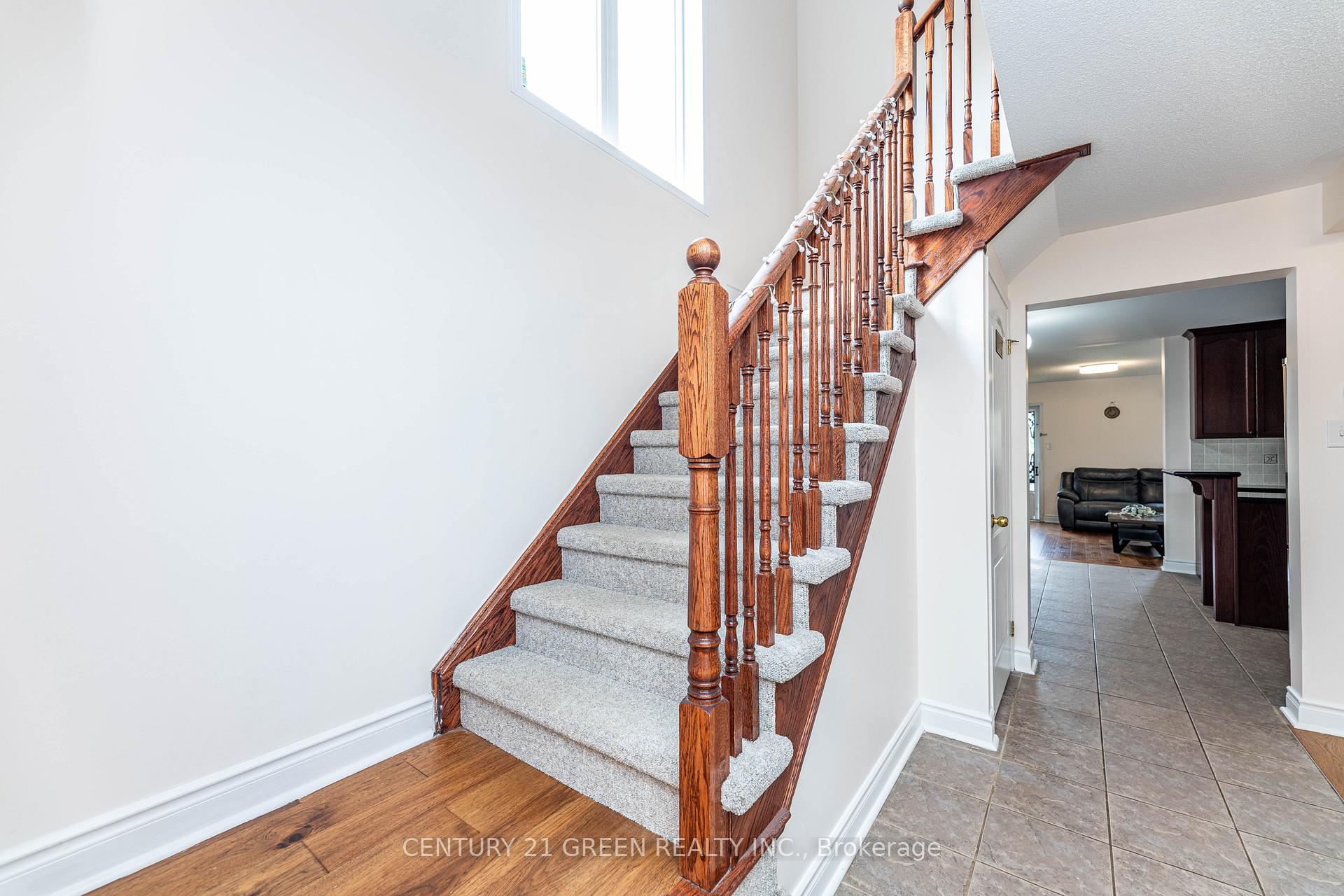 Photo 47 of 18 Summit Drive, Vaughan, Vellore Village — HOMEH