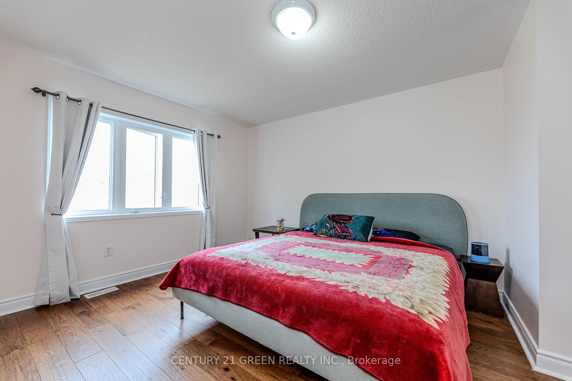 Photo 24 of 18 Summit Drive, Vaughan, Vellore Village — HOMEH