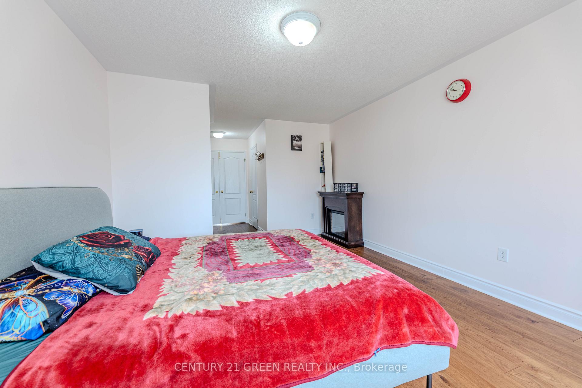 Photo 22 of 18 Summit Drive, Vaughan, Vellore Village — HOMEH