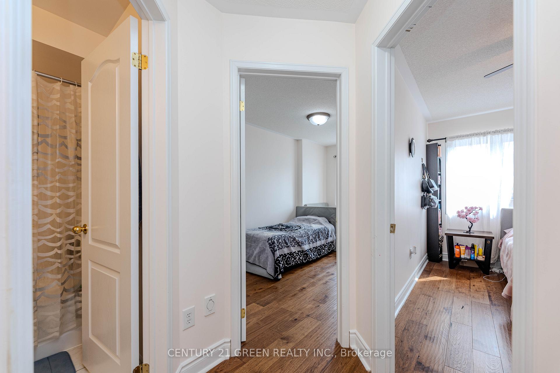 Photo 27 of 18 Summit Drive, Vaughan, Vellore Village — HOMEH