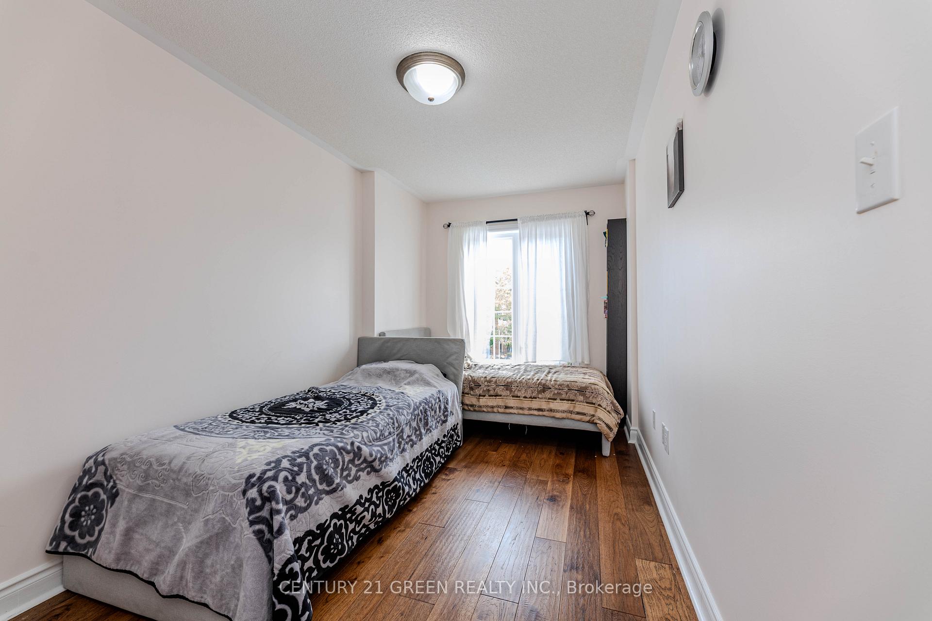 Photo 26 of 18 Summit Drive, Vaughan, Vellore Village — HOMEH
