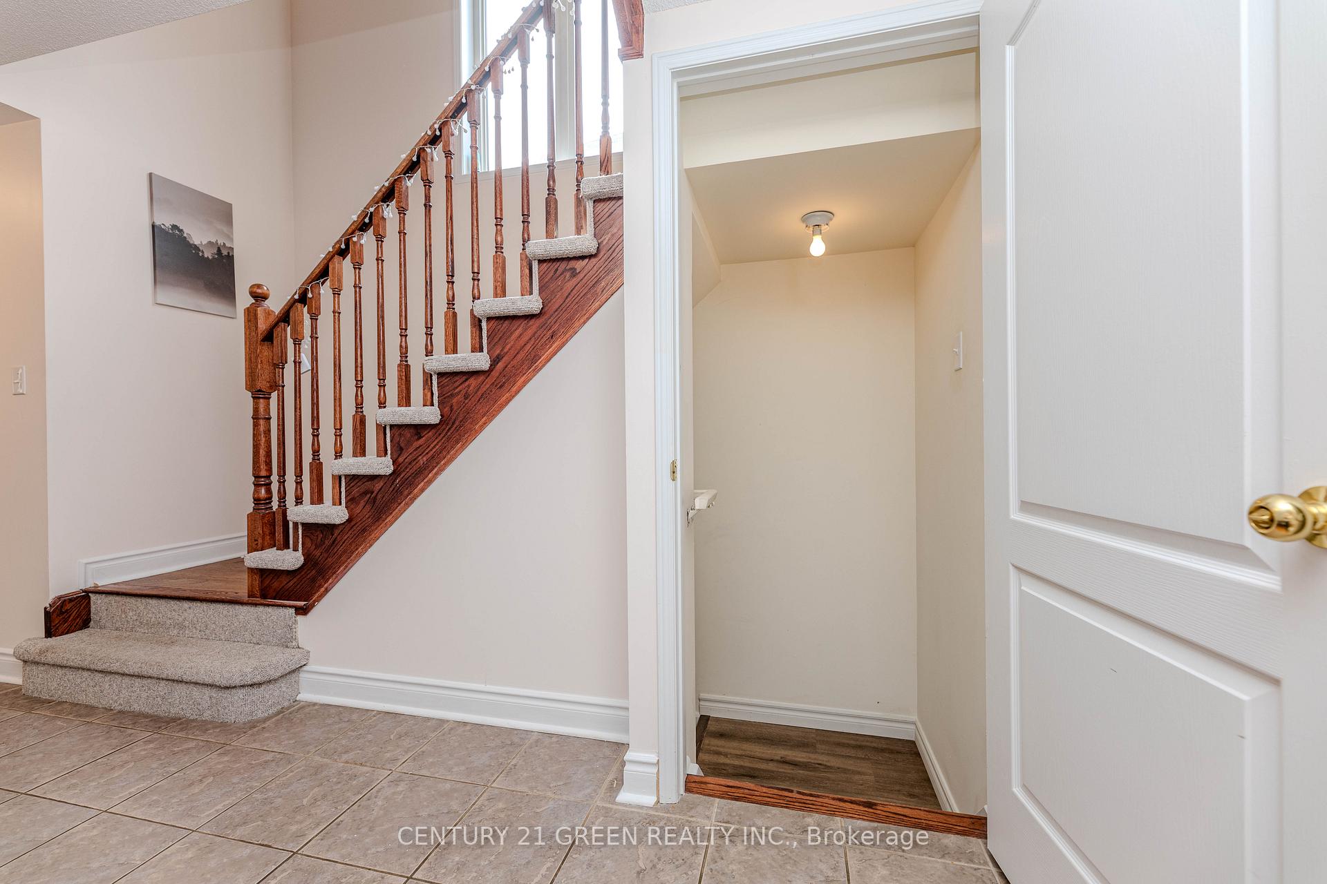 Photo 35 of 18 Summit Drive, Vaughan, Vellore Village — HOMEH