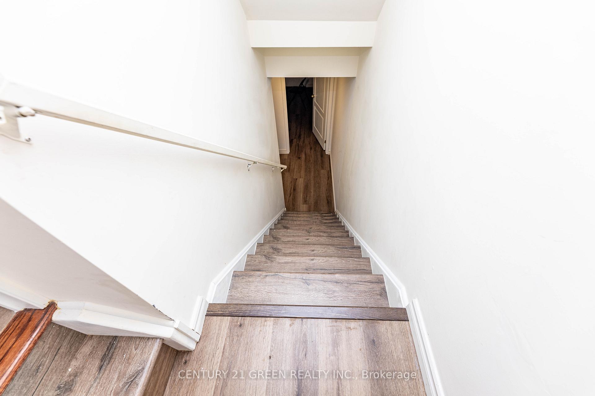 Photo 44 of 18 Summit Drive, Vaughan, Vellore Village — HOMEH