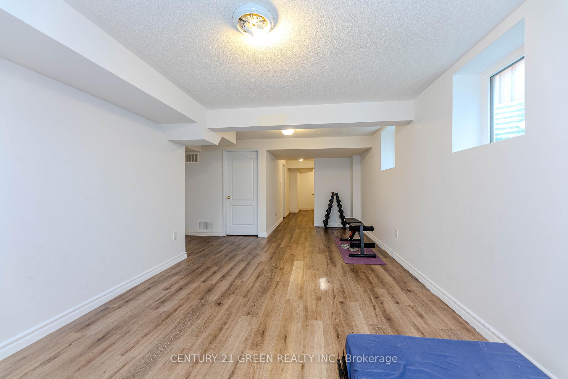 Photo 40 of 18 Summit Drive, Vaughan, Vellore Village — HOMEH