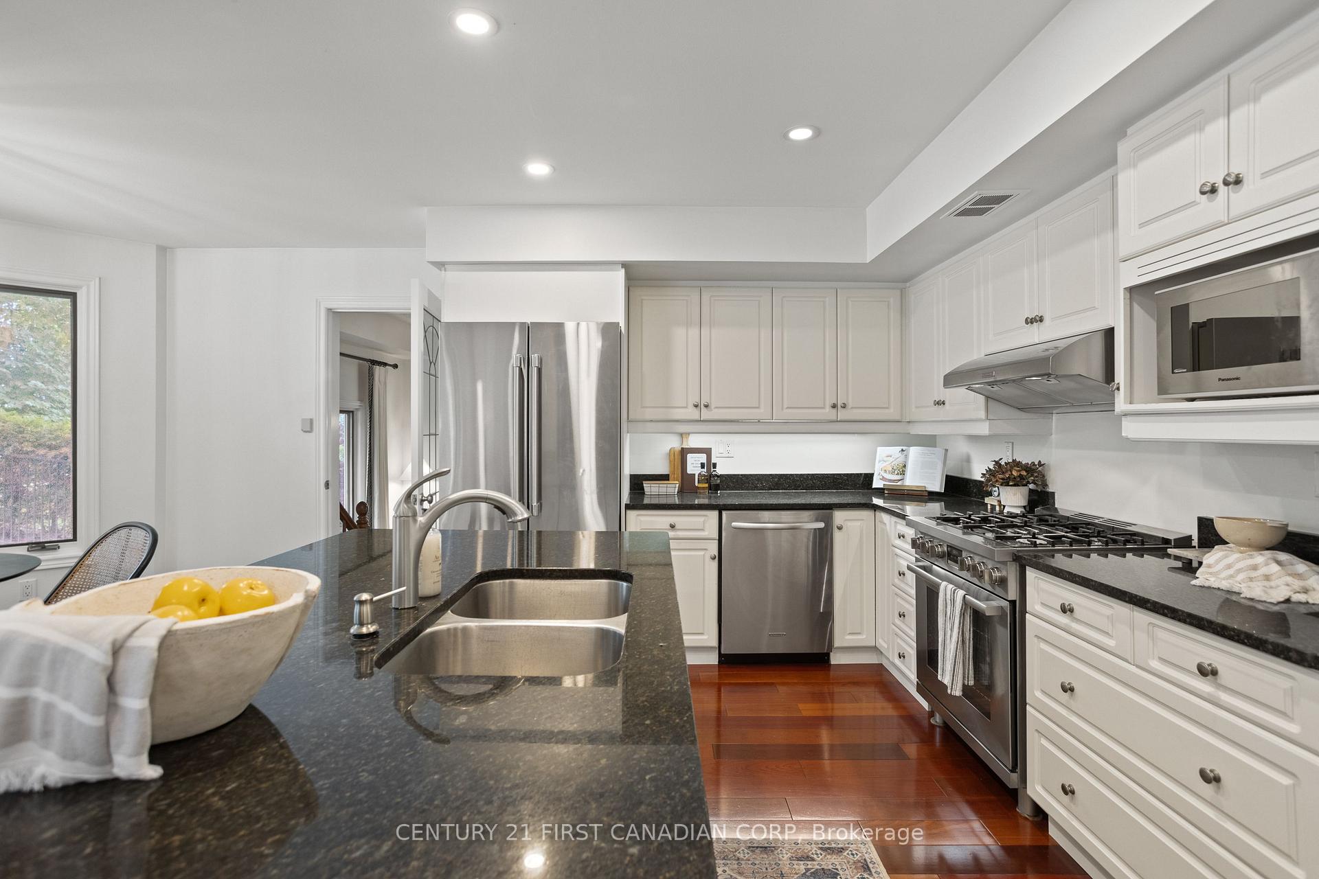 Photo 5 of 126 Parkview Drive, Thames Centre, Dorchester — HOMEH