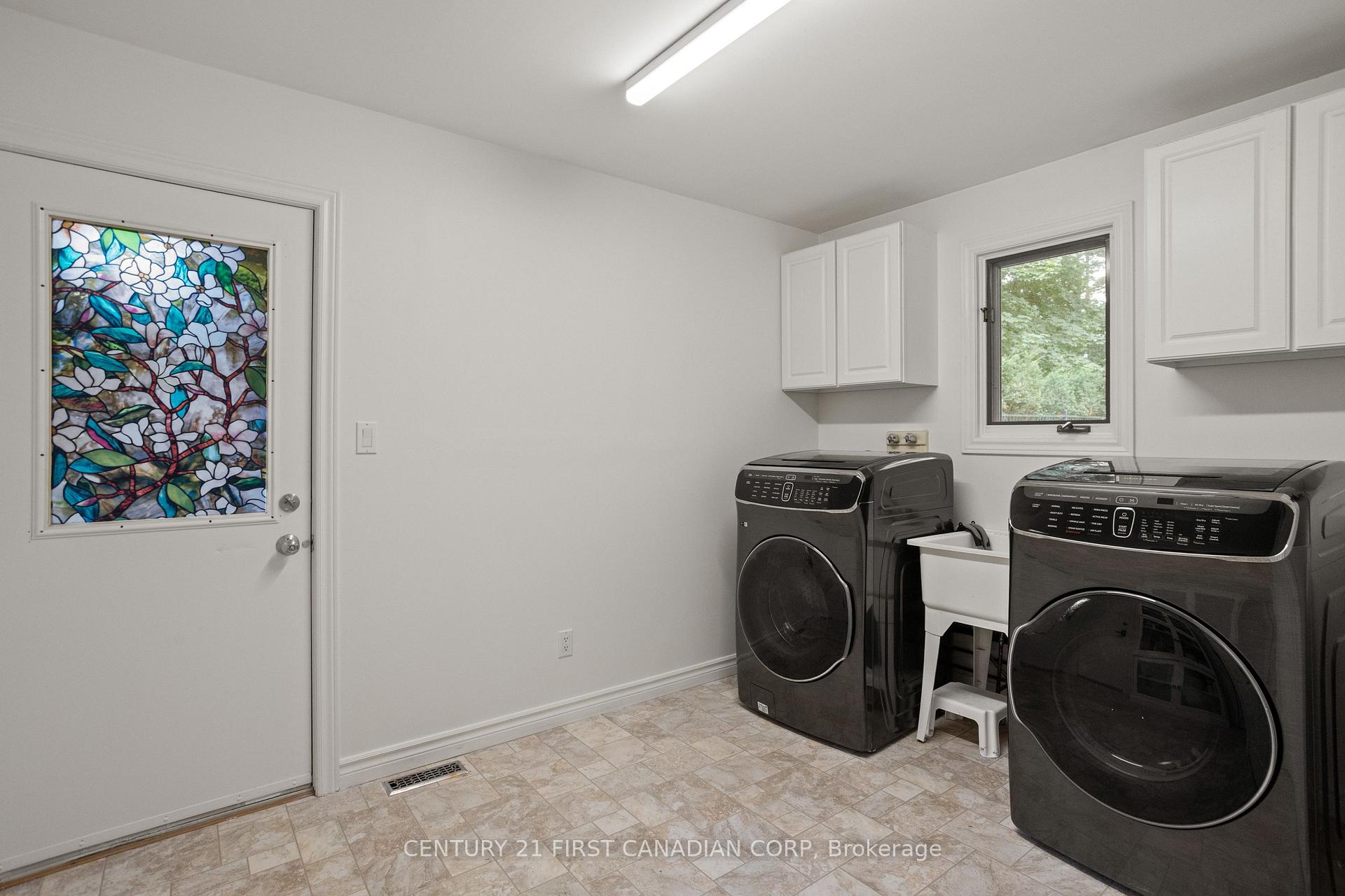 Photo 19 of 126 Parkview Drive, Thames Centre, Dorchester — HOMEH