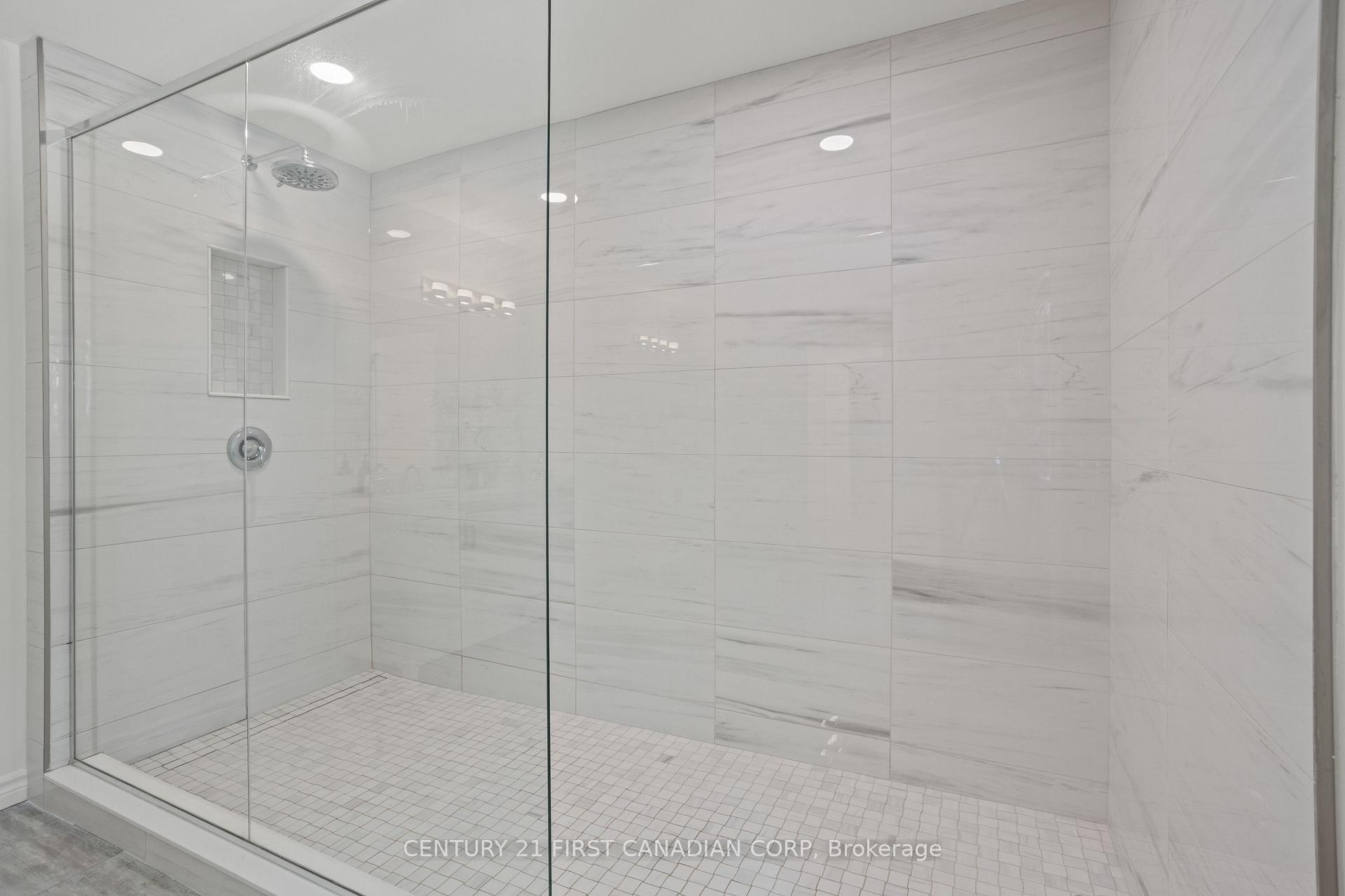 Photo 30 of 126 Parkview Drive, Thames Centre, Dorchester — HOMEH
