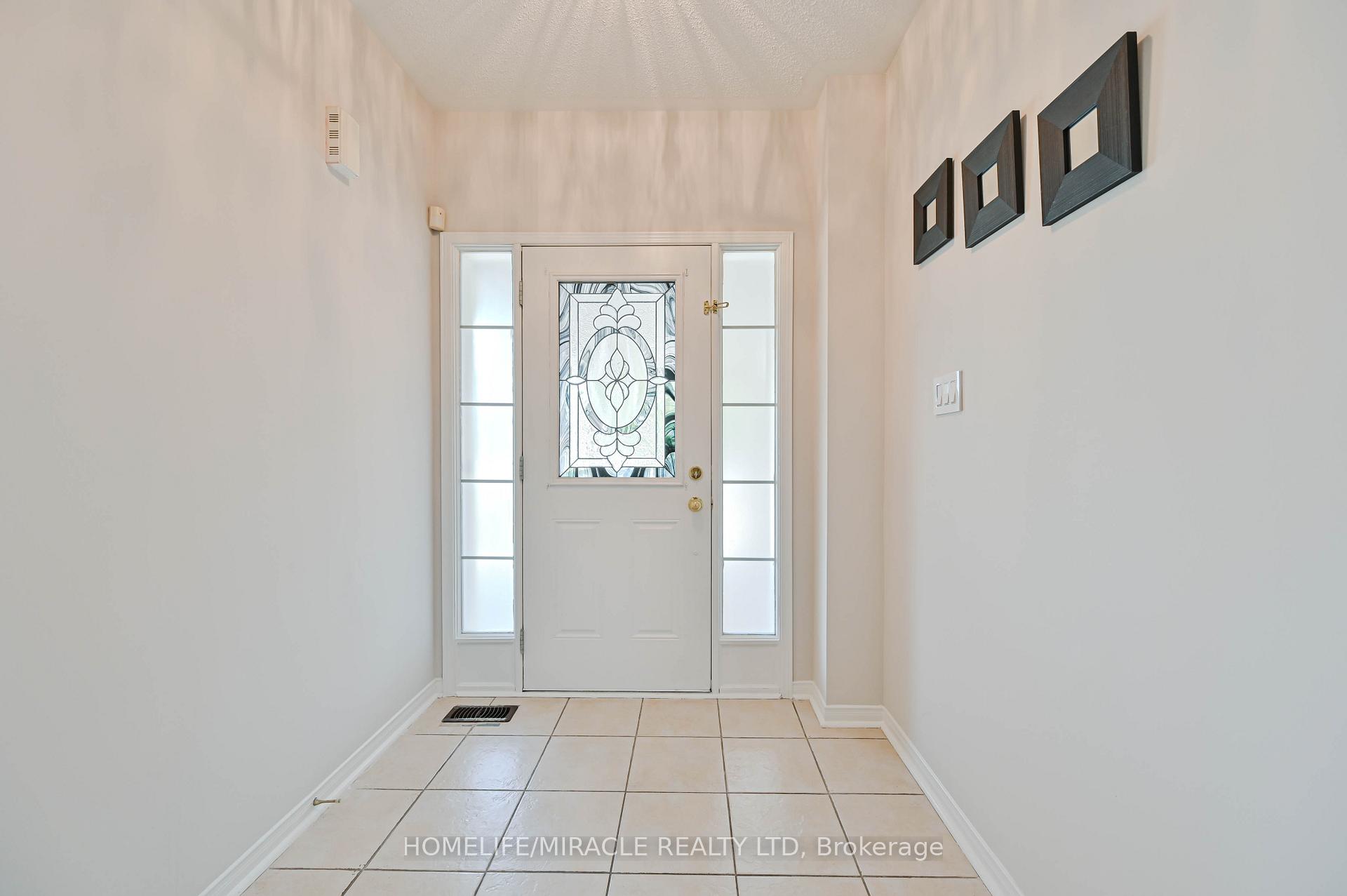 Photo 7 of 29 Spicebush Terrace, Brampton, Credit Valley — HOMEH