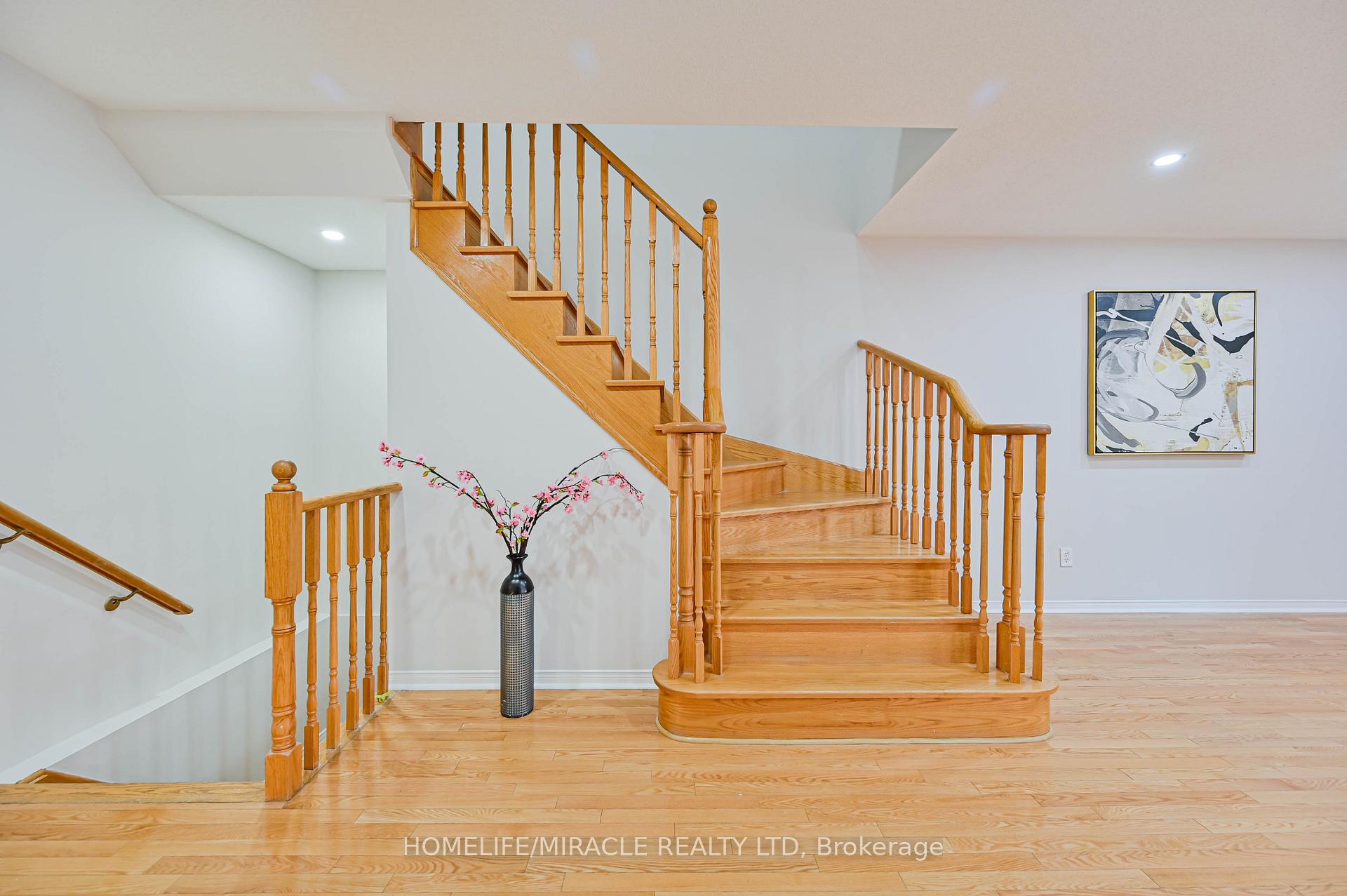 Photo 13 of 29 Spicebush Terrace, Brampton, Credit Valley — HOMEH