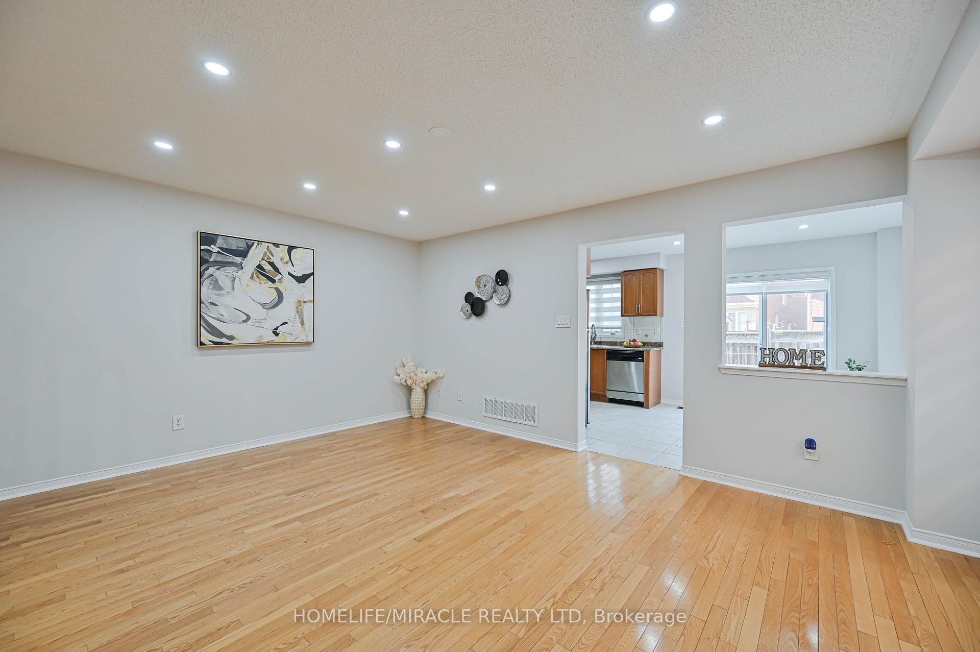 Photo 8 of 29 Spicebush Terrace, Brampton, Credit Valley — HOMEH