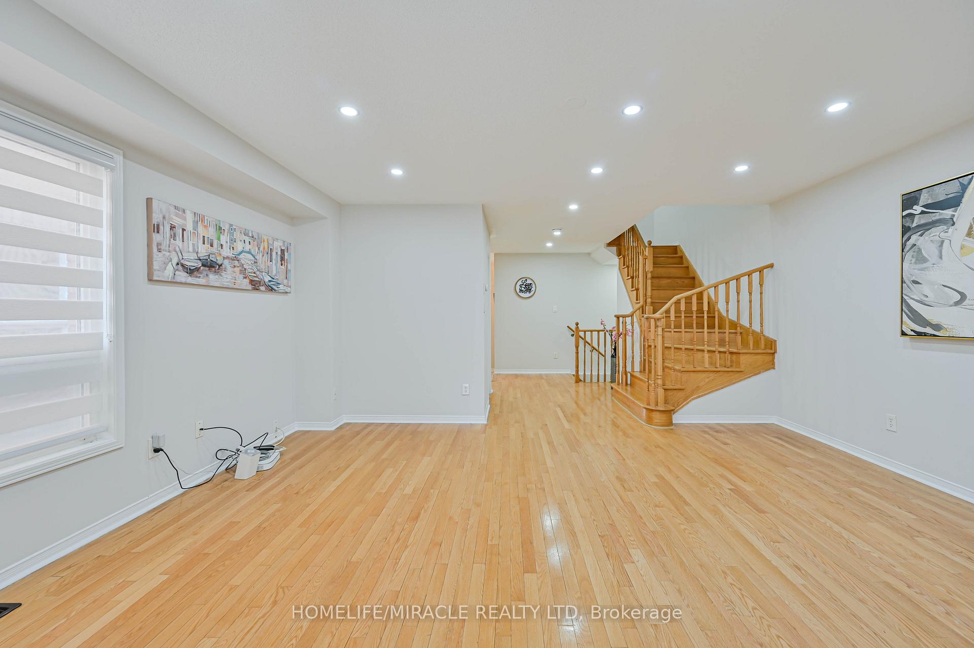 Photo 39 of 29 Spicebush Terrace, Brampton, Credit Valley — HOMEH