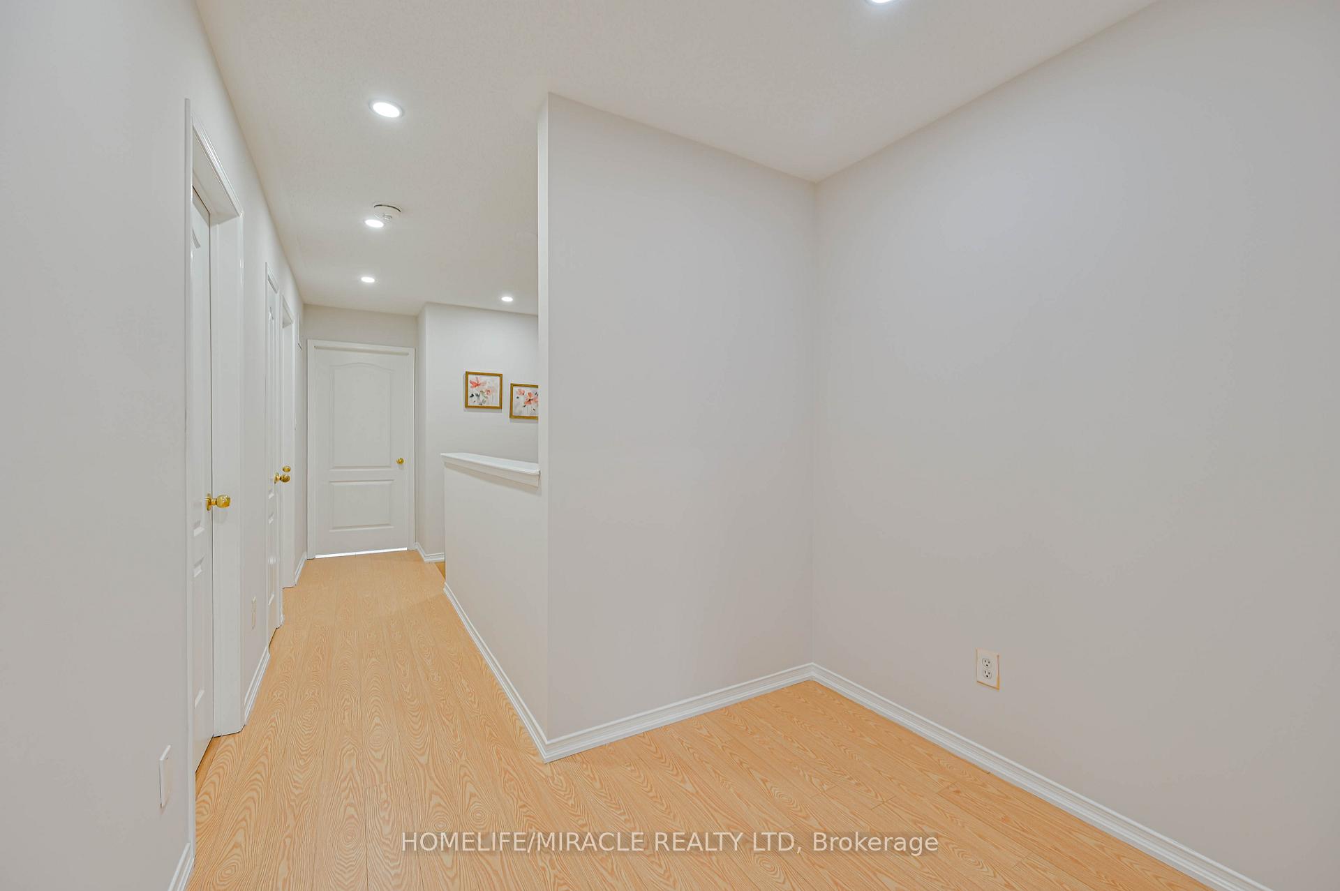 Photo 16 of 29 Spicebush Terrace, Brampton, Credit Valley — HOMEH
