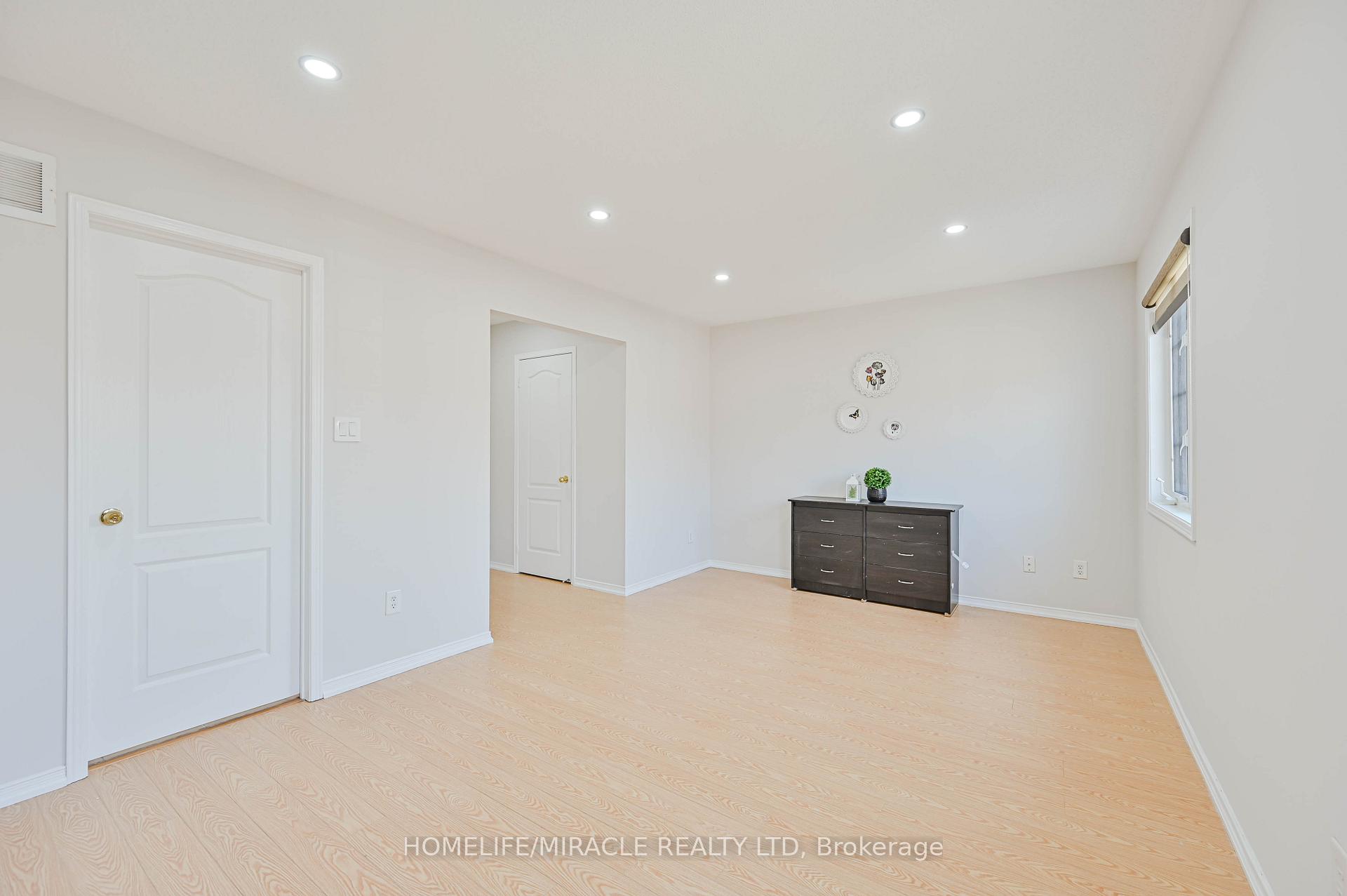 Photo 36 of 29 Spicebush Terrace, Brampton, Credit Valley — HOMEH