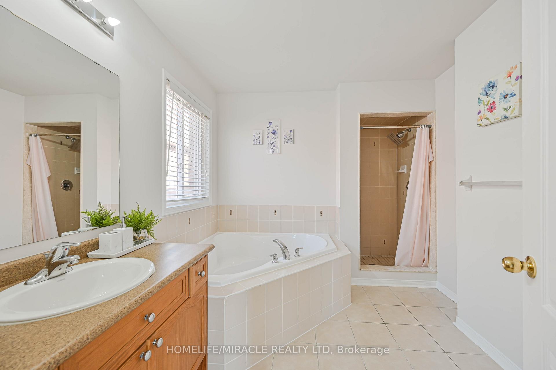 Photo 19 of 29 Spicebush Terrace, Brampton, Credit Valley — HOMEH