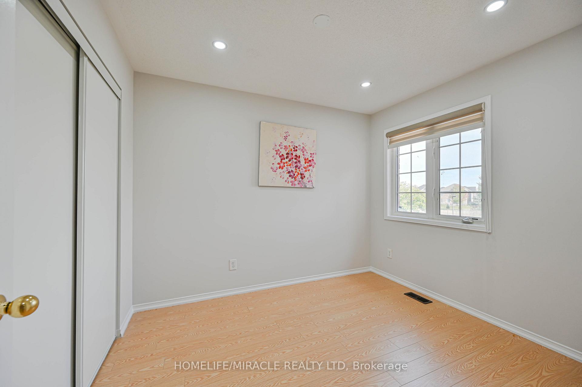 Photo 18 of 29 Spicebush Terrace, Brampton, Credit Valley — HOMEH