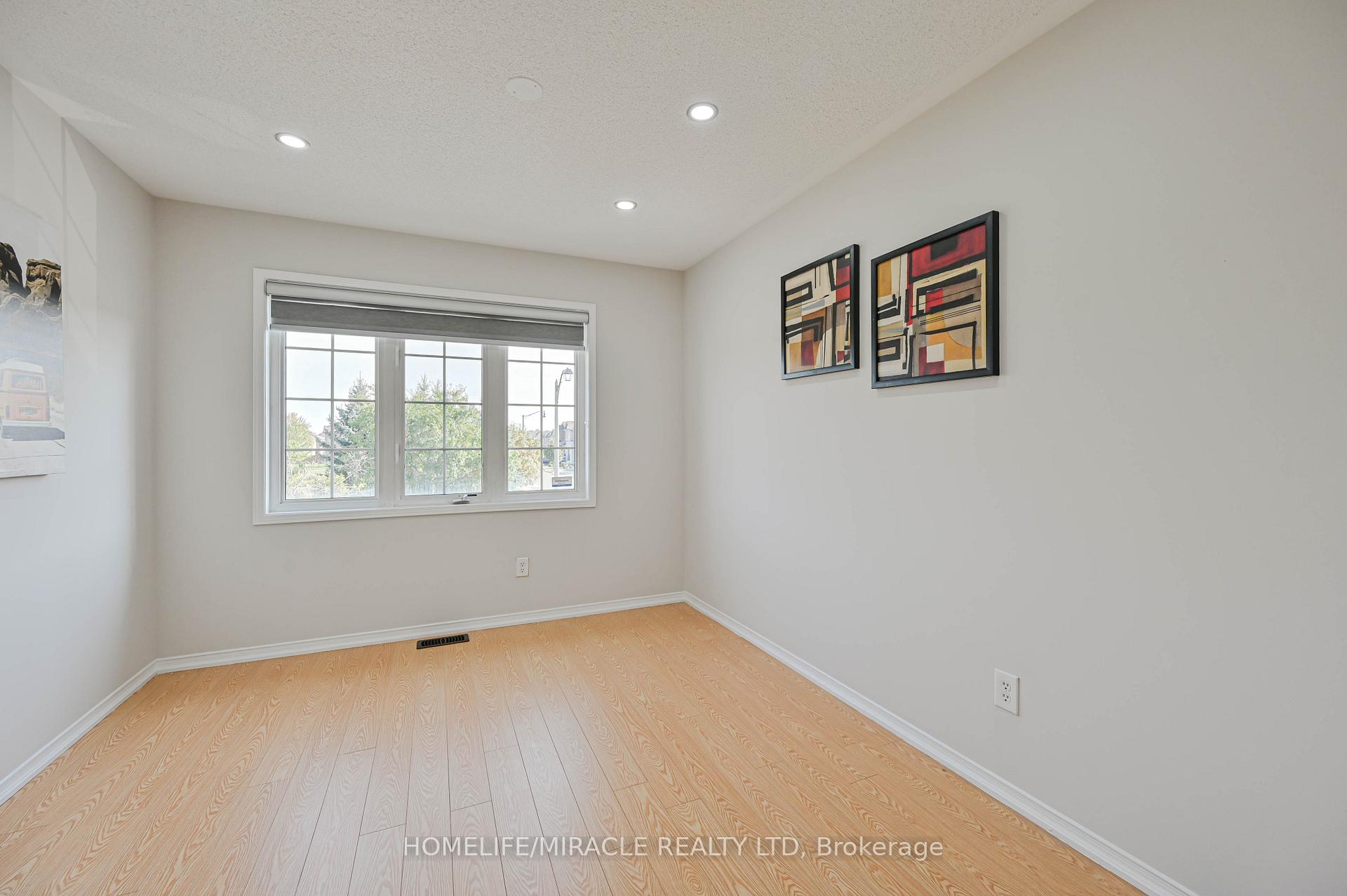 Photo 21 of 29 Spicebush Terrace, Brampton, Credit Valley — HOMEH