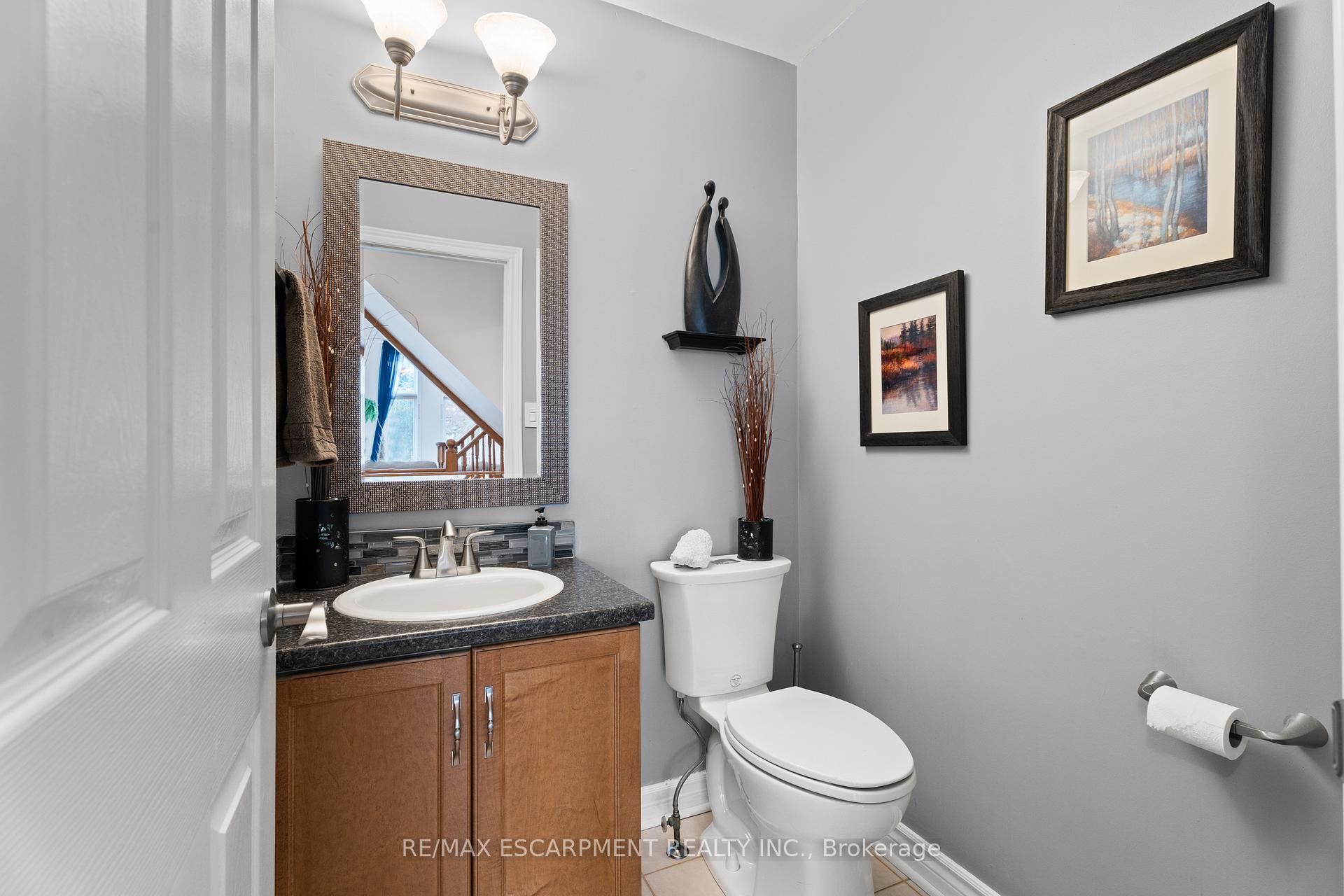 Photo 4 of 251 Hawkswood Trail, Hamilton, Carpenter — HOMEH