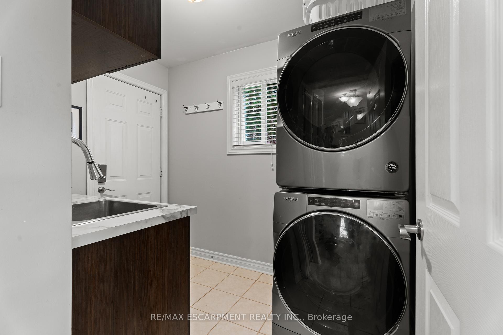 Photo 7 of 251 Hawkswood Trail, Hamilton, Carpenter — HOMEH