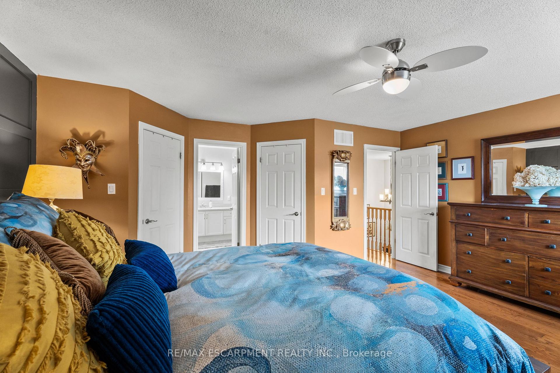 Photo 20 of 251 Hawkswood Trail, Hamilton, Carpenter — HOMEH