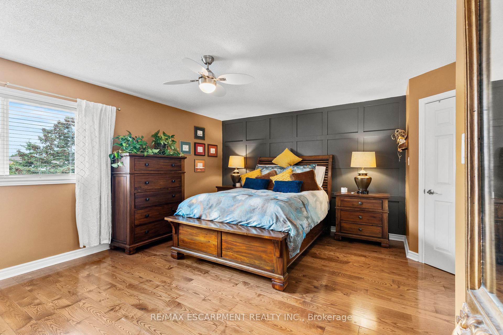 Photo 14 of 251 Hawkswood Trail, Hamilton, Carpenter — HOMEH