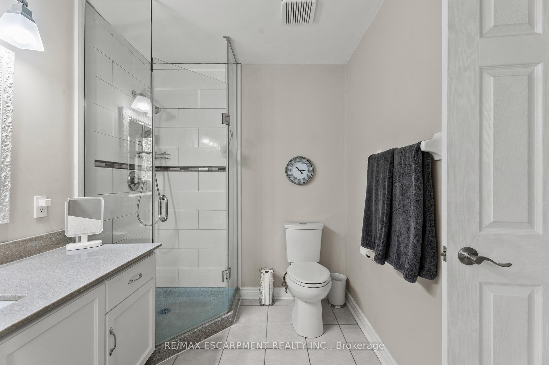 Photo 19 of 251 Hawkswood Trail, Hamilton, Carpenter — HOMEH