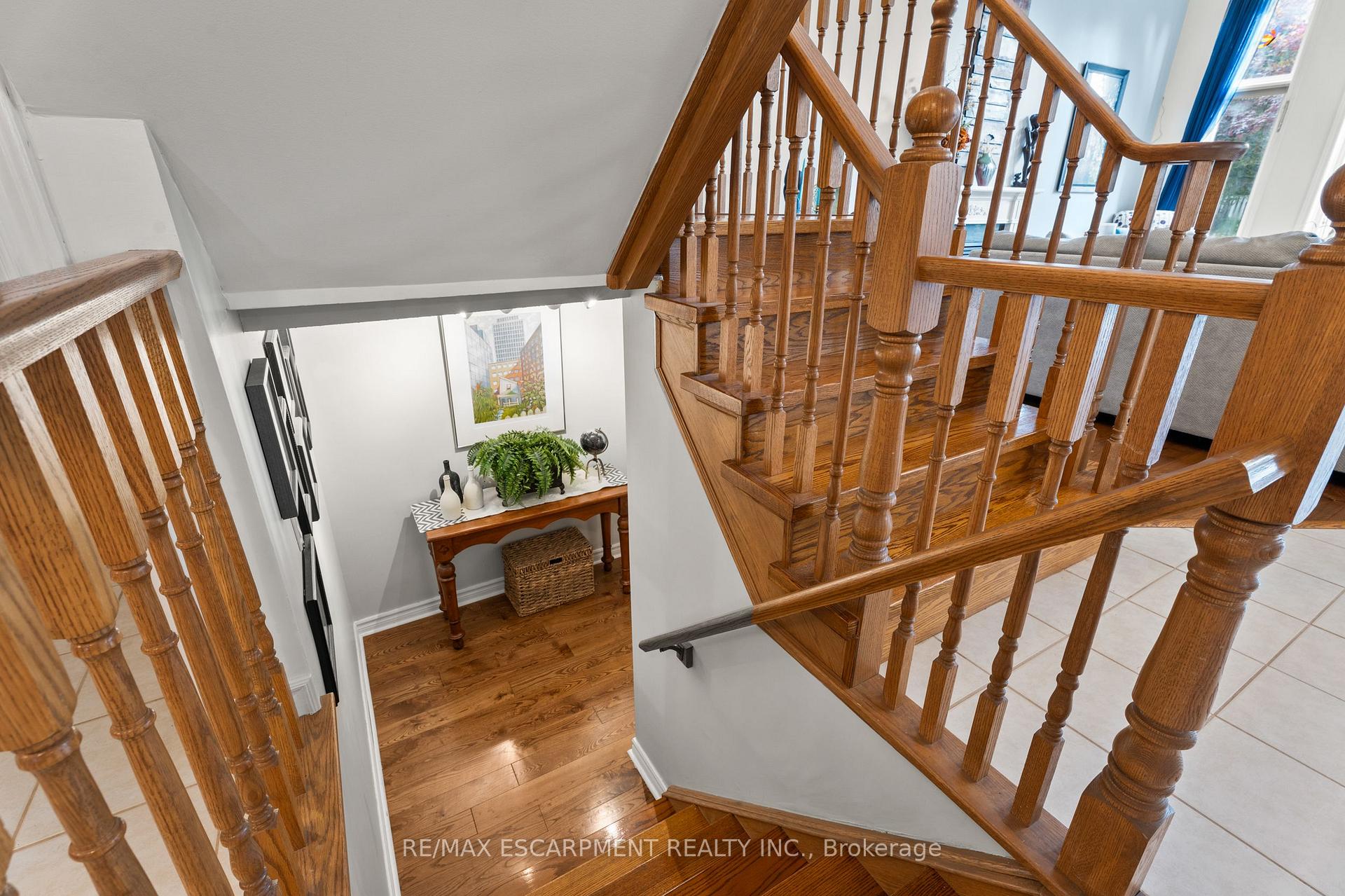 Photo 29 of 251 Hawkswood Trail, Hamilton, Carpenter — HOMEH