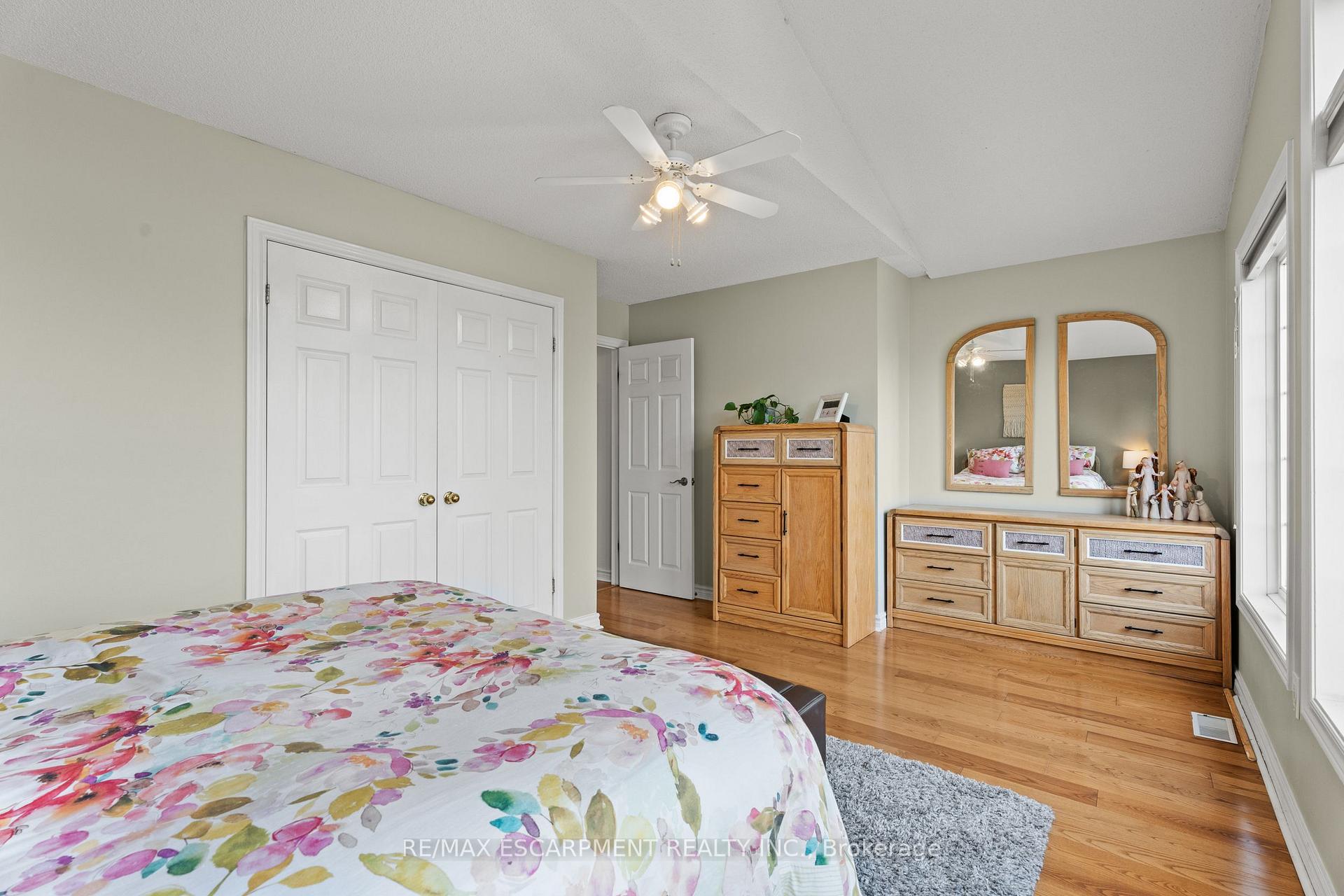 Photo 18 of 251 Hawkswood Trail, Hamilton, Carpenter — HOMEH