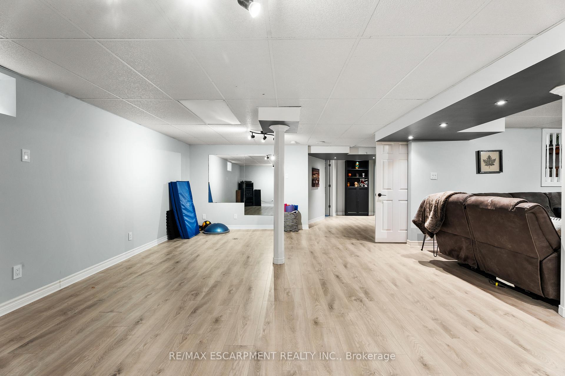 Photo 25 of 251 Hawkswood Trail, Hamilton, Carpenter — HOMEH