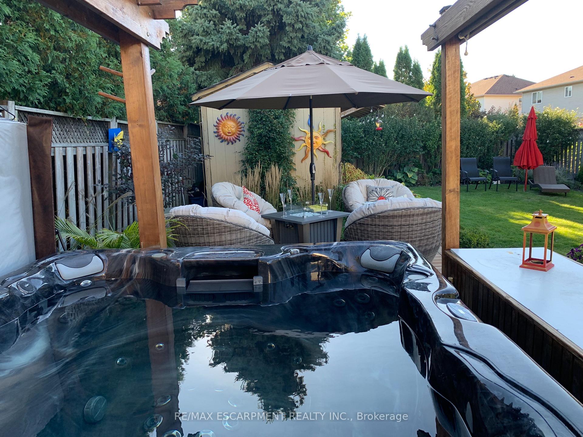 Photo 41 of 251 Hawkswood Trail, Hamilton, Carpenter — HOMEH