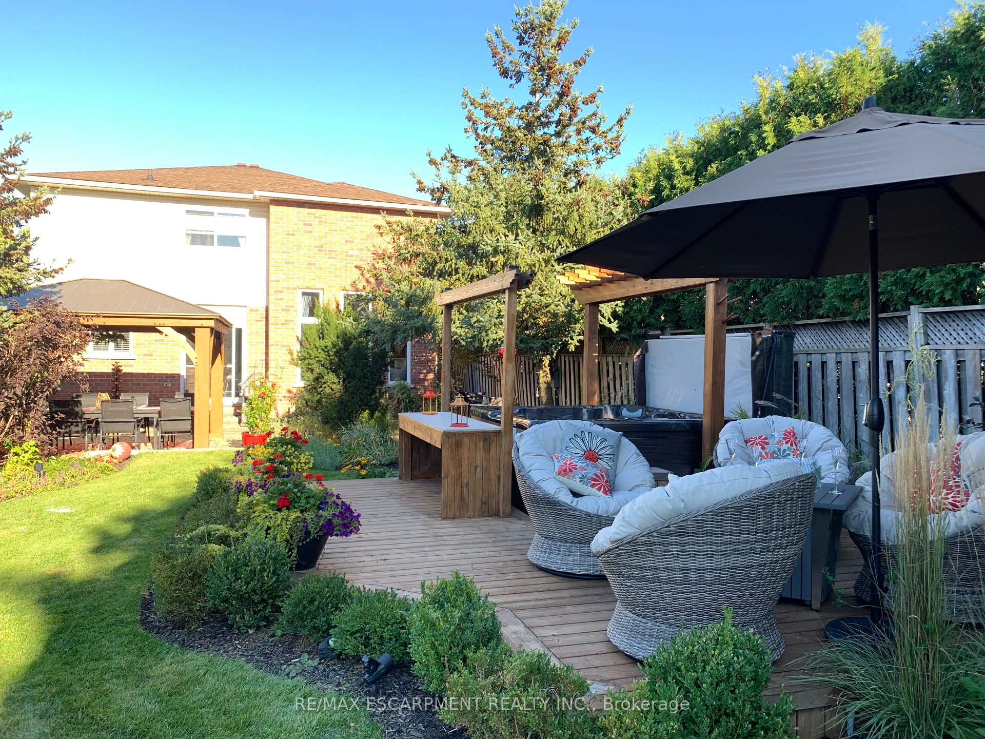 Photo 42 of 251 Hawkswood Trail, Hamilton, Carpenter — HOMEH