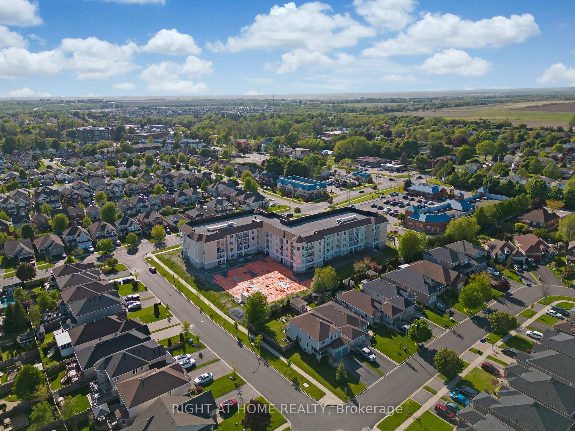 Photo 23 of Unit 412, 21 Brookhouse Drive, Clarington, Newcastle — HOMEH