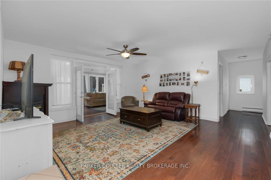 Photo 8 of 758 Yonge Street, Midland — HOMEH