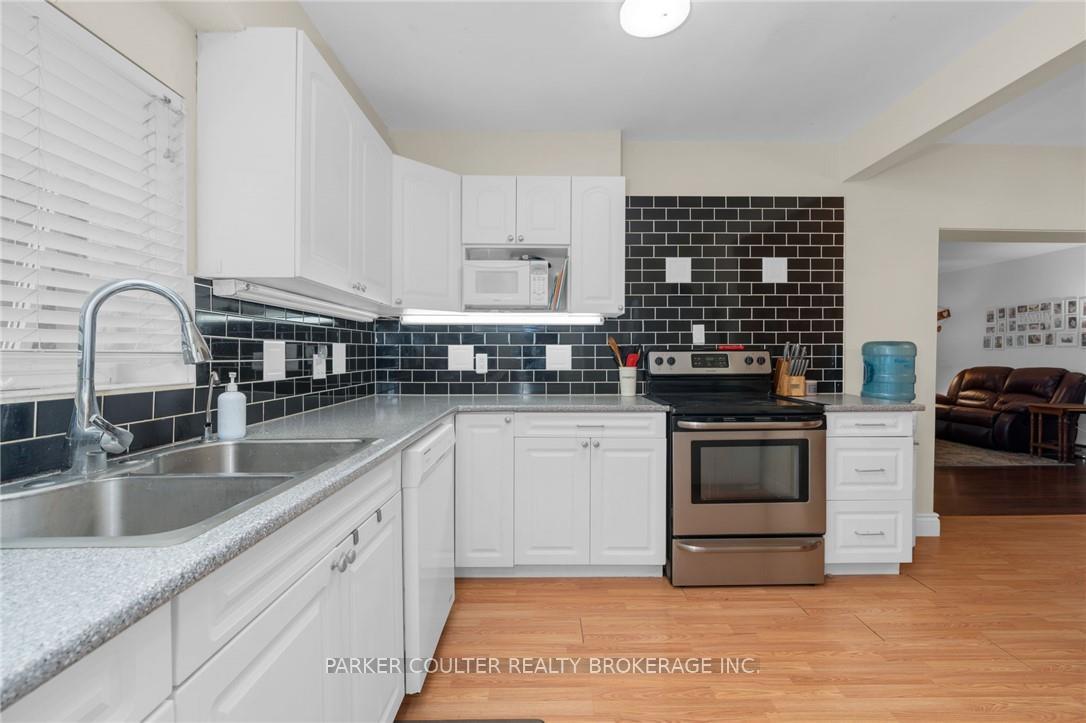 Photo 23 of 758 Yonge Street, Midland — HOMEH
