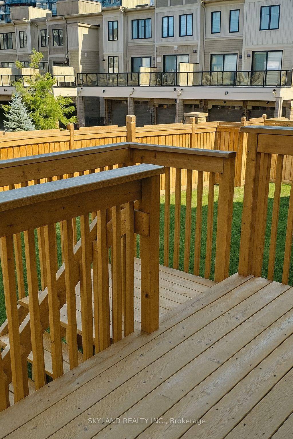 Photo 11 of 17 King George Way, Clarington, Bowmanville — HOMEH