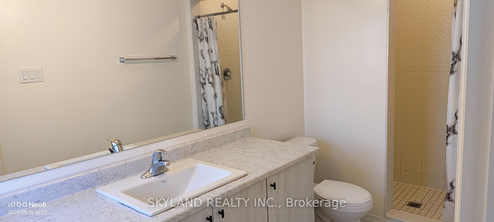 Photo 7 of 17 King George Way, Clarington, Bowmanville — HOMEH