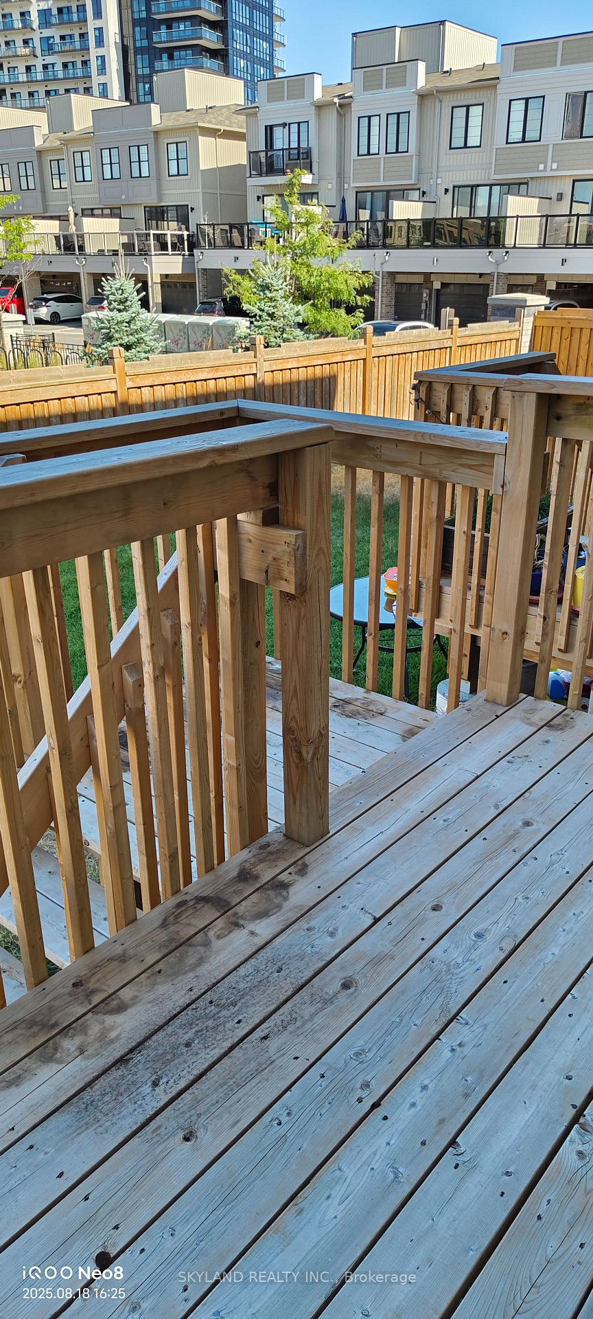 Photo 24 of 17 King George Way, Clarington, Bowmanville — HOMEH